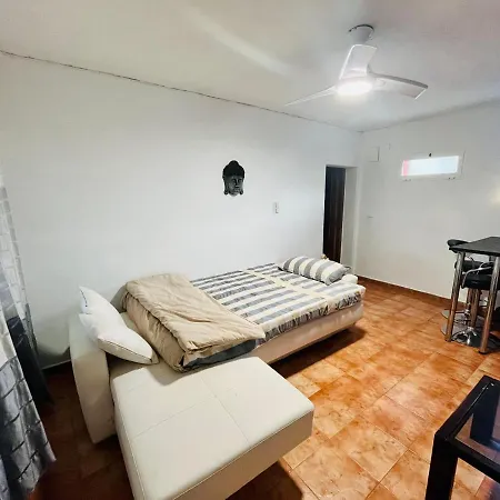 Ferienhaus Estudio Adosado Acogedor Con Jardin, Barbacoa Y Parking Privado *
