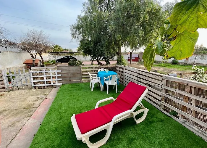 Estudio Adosado Acogedor Con Jardin, Barbacoa Y Parking Privado Hébergement de vacances